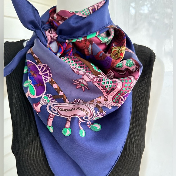 Hermès Tournez Manege print silk scarf shawl with circus horses, tigers, monkey - Picture 7 of 15